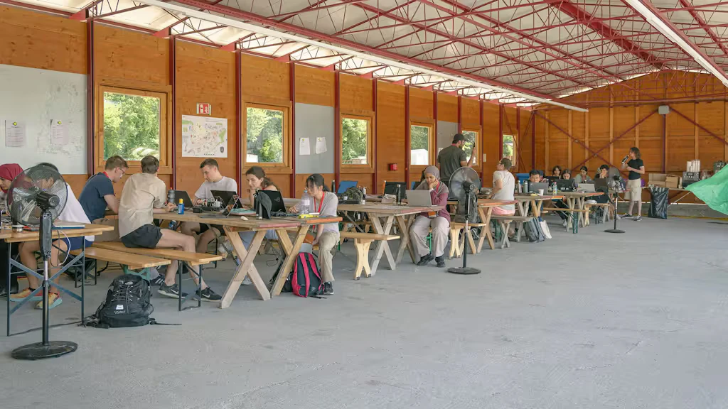 Partecipanti alla Robotics Summer School presso ARCHE